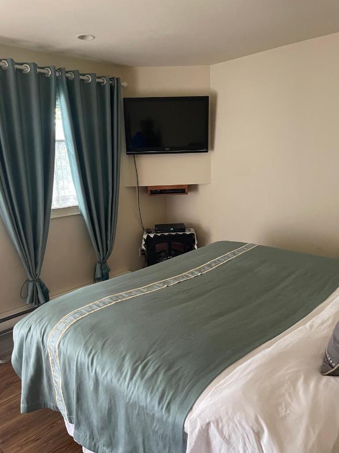 Motel Au P'Tit Sapin Mirabel Buitenkant foto
