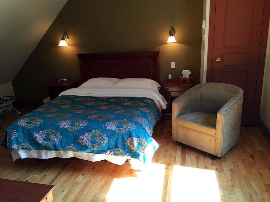 Motel Au P'Tit Sapin Mirabel Buitenkant foto